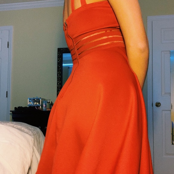 Red Dress size 1 - Picture 3 of 6
